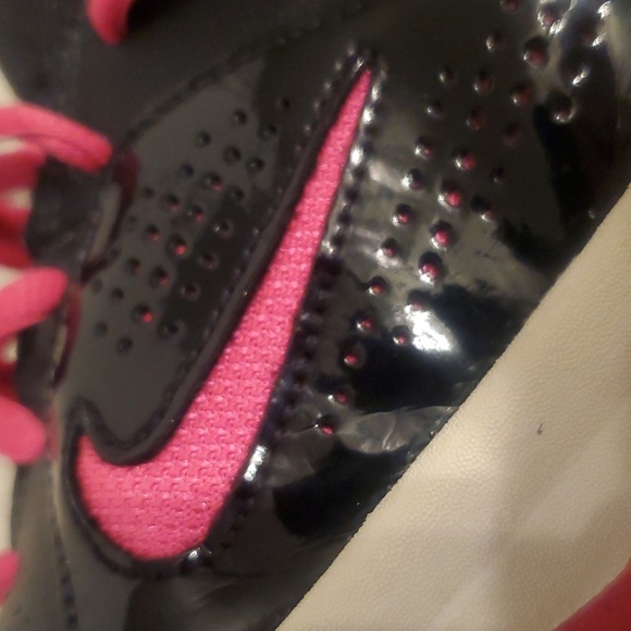 Nike Athletic Youth Shoes - Picture 15 of 15